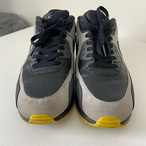 Nike Air Max 90 essential dark gray volt men’s sneakers — size 11.5 - Picture 2 of 7